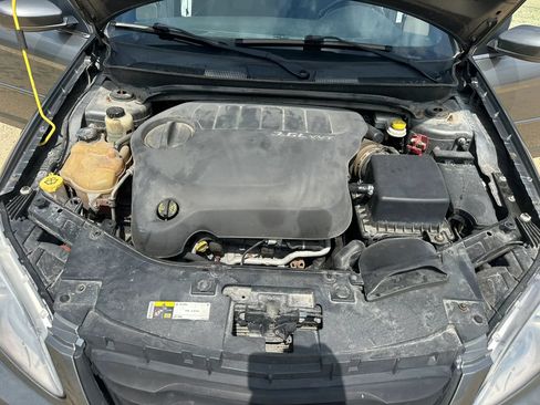 Used 2013 Chrysler 200 Touring FWD image 20
