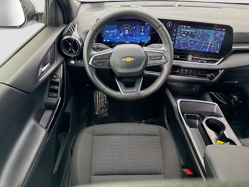 Used 2025 Chevrolet Equinox LT FWD image 25