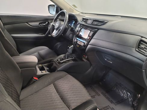 Used 2019 Nissan Rogue SV image 21