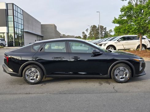 New 2026 Kia K4 LX image 8