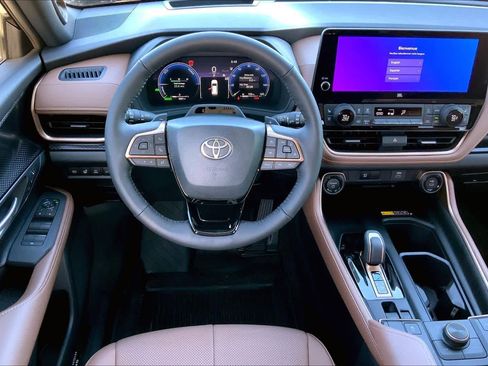 Used 2026 Toyota Grand Highlander AWD Hybrid image 5