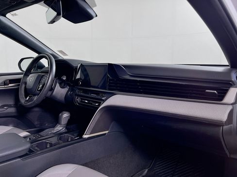 Certified 2025 Toyota Camry SE w/ Convenience Package image 24