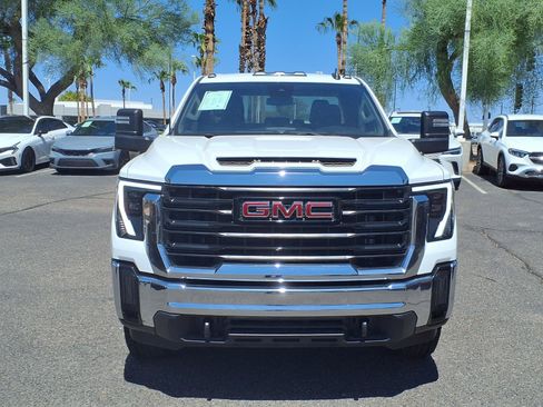 Used 2024 GMC Sierra 2500 Pro w/ Convenience Package AWD/4WD image 2