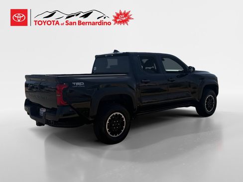 Certified 2025 Toyota Tacoma TRD Off-Road image 5
