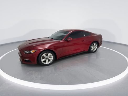 Used 2017 Ford Mustang Coupe RWD image 6