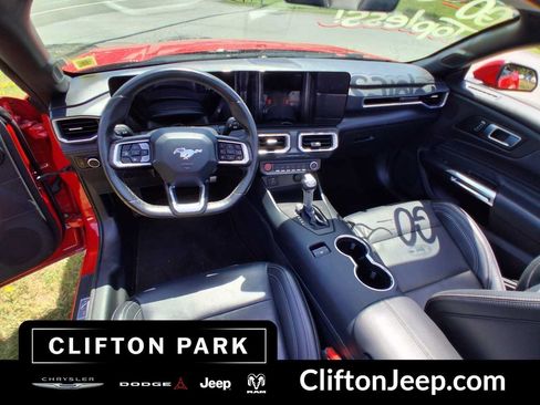 Used 2025 Ford Mustang Premium RWD image 34