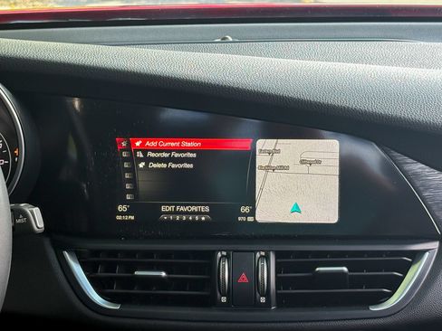 Used 2019 Alfa Romeo Giulia AWD image 33