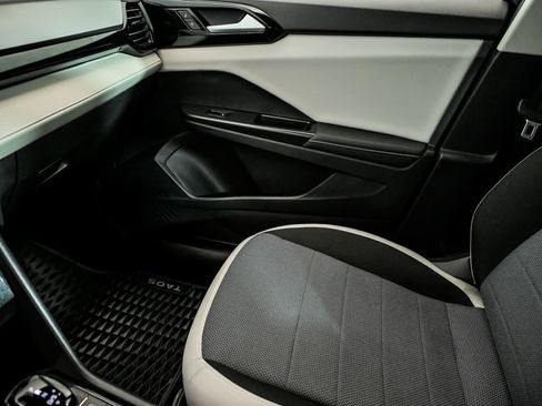 Certified 2025 Volkswagen Taos S image 22