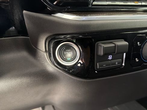 Used 2025 Chevrolet Silverado 1500 LT Trail Boss w/ LPO, Dark Essentials Package AWD/4WD image 14