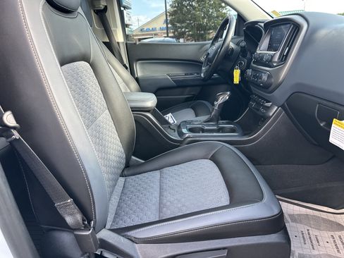 Used 2022 Chevrolet Colorado Z71 AWD/4WD image 14