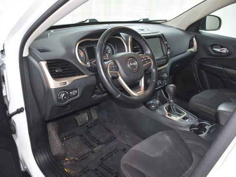 Used 2016 Jeep Cherokee Latitude w/ Cold Weather Group image 14