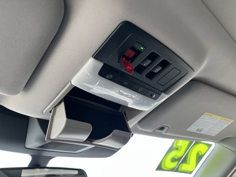 New 2025 Nissan Pathfinder SV w/ SV Premium Package image 36