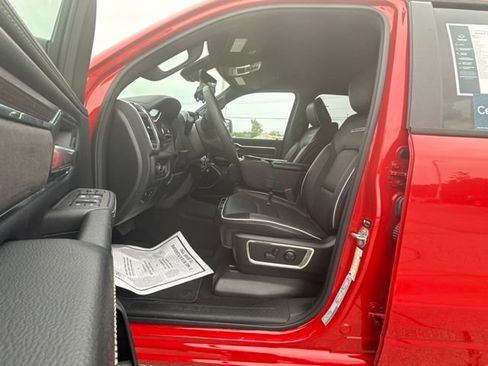 Used 2025 RAM 1500 Laramie AWD/4WD image 15