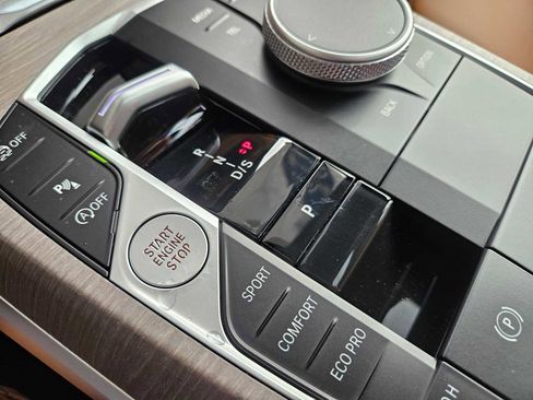 Used 2025 BMW 330i xDrive Sedan w/ Convenience Package image 31