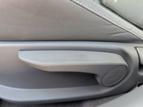 Used 2025 Hyundai Elantra SEL FWD image 14