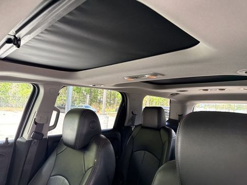 Used 2017 GMC Acadia Limited SLT image 6