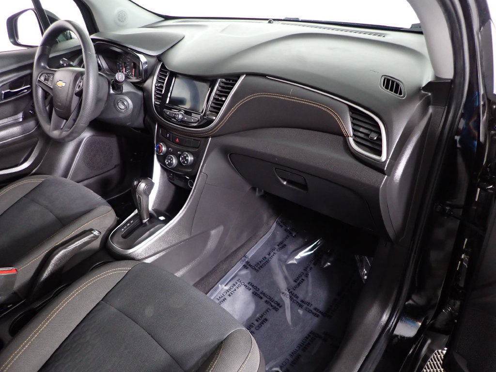 Used 2020 Chevrolet Trax LS w/ Tint and Cruise Package AWD/4WD image 32