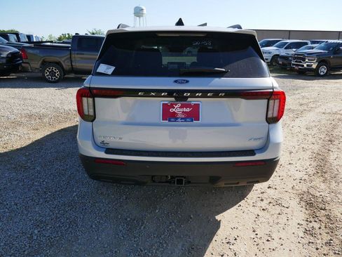 New 2026 Ford Explorer Active AWD/4WD image 7