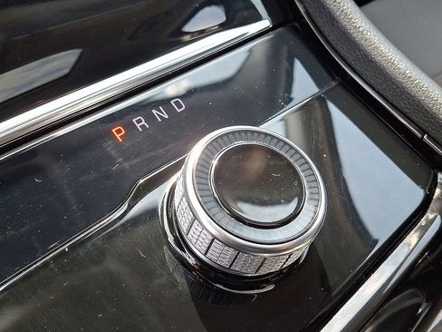 Used 2023 Jeep Grand Cherokee Laredo w/ Luxury Tech Group I AWD/4WD image 18