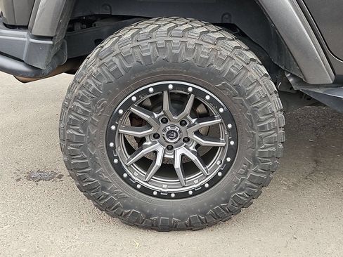 Certified 2017 Jeep Wrangler Unlimited Sahara AWD/4WD image 9