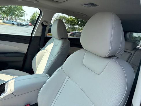 Certified 2025 Hyundai Tucson SEL AWD/4WD image 12