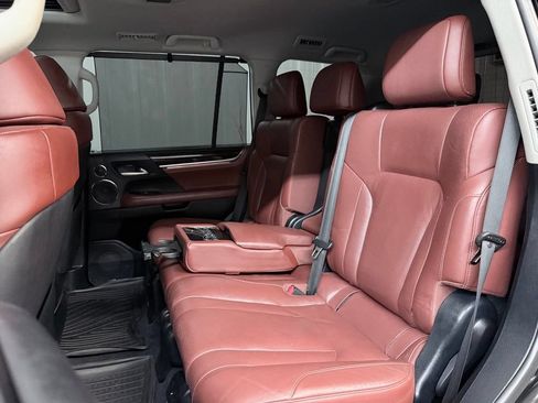 Used 2016 Lexus LX 570 4WD image 34