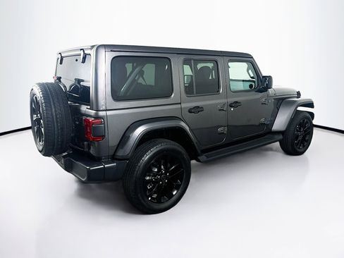 Used 2025 Jeep Wrangler Sahara image 9