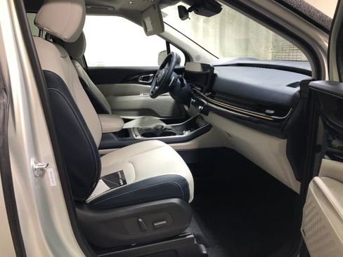 New 2026 Kia Carnival SX Prestige image 13
