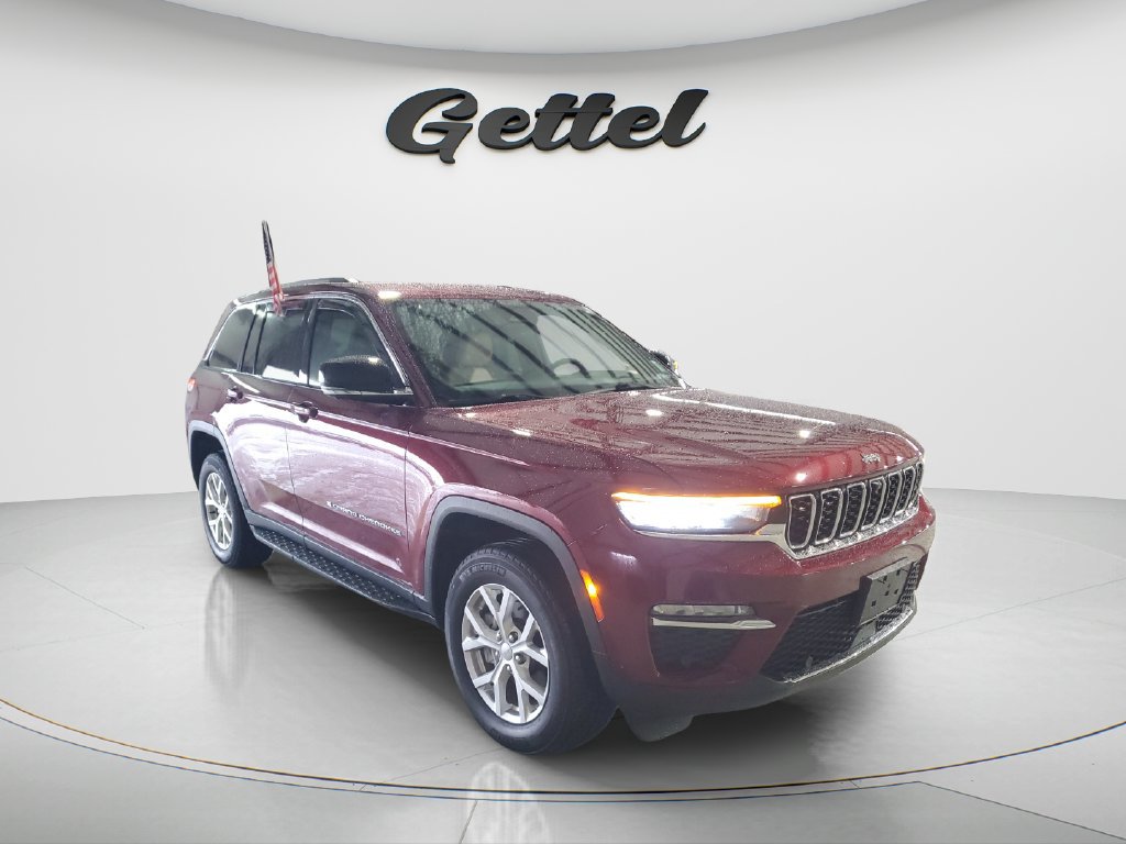 Used 2024 Jeep Grand Cherokee Limited w/ Luxury Tech Group II RWD image 3