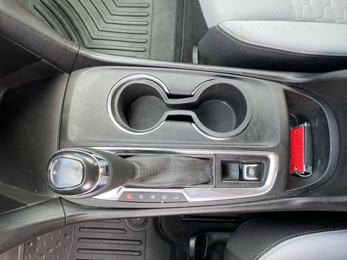 Used 2018 Chevrolet Equinox LS FWD image 13
