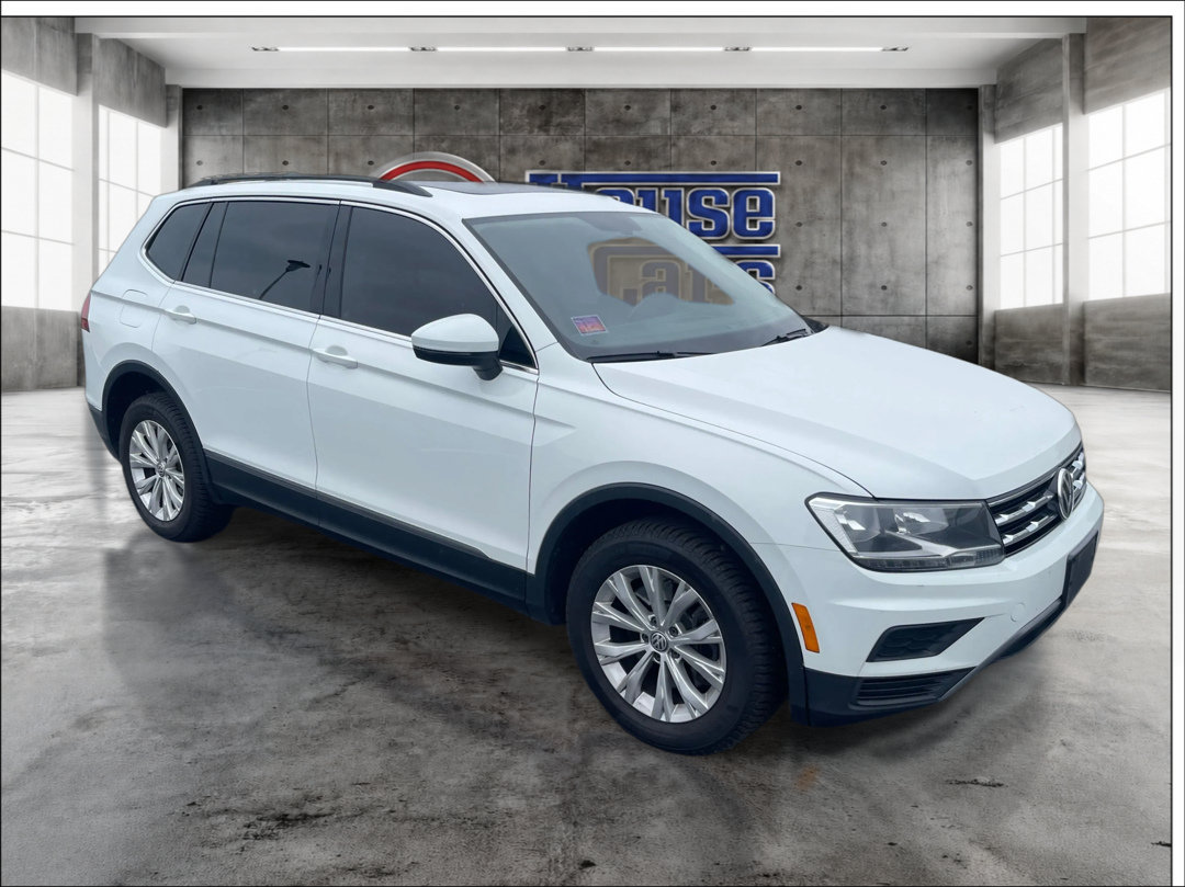 Used 2018 Volkswagen Tiguan SE w/ Panoramic Sunroof Package AWD/4WD image 3