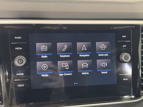 Used 2023 Volkswagen Atlas SEL R-Line image 19