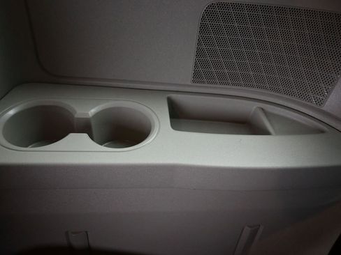 Used 2016 Dodge Grand Caravan SE image 35