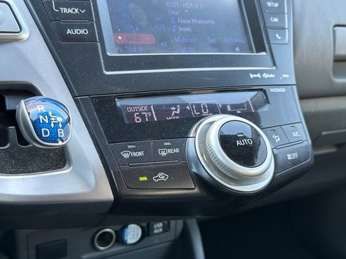 Used 2014 Toyota Prius V Three FWD image 31
