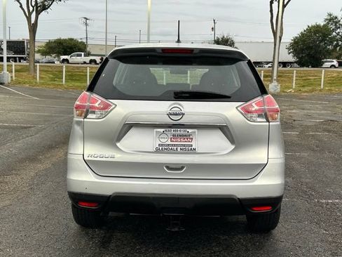 Used 2015 Nissan Rogue S FWD image 5