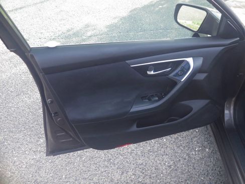 Used 2014 Nissan Altima 2.5 S w/ Sport Value Package image 18