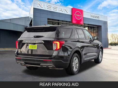 Used 2021 Ford Explorer XLT w/ Equipment Group 202A image 8