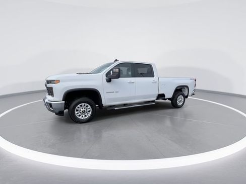 Used 2025 Chevrolet Silverado 2500 LT w/ Convenience Package image 4