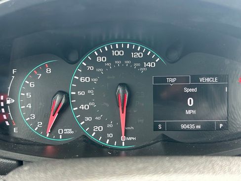 Used 2019 Chevrolet Trax LT w/ LT Convenience Package FWD image 7