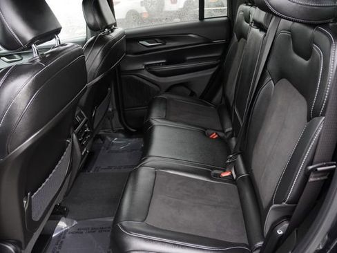 Certified 2023 Jeep Grand Cherokee Altitude image 17