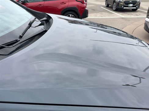 Used 2020 Chevrolet Traverse LT w/ LT Premium Package image 3