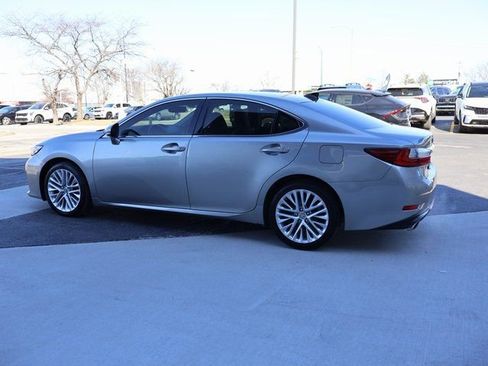 Used 2017 Lexus ES 350 w/ Ultra Luxury Package image 4