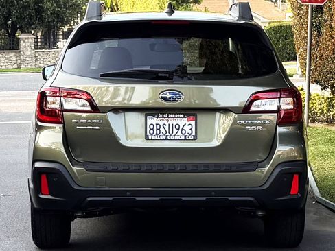 Used 2018 Subaru Outback 3.6R Limited AWD/4WD image 5