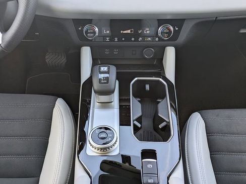 New 2026 Mitsubishi Outlander SE image 19