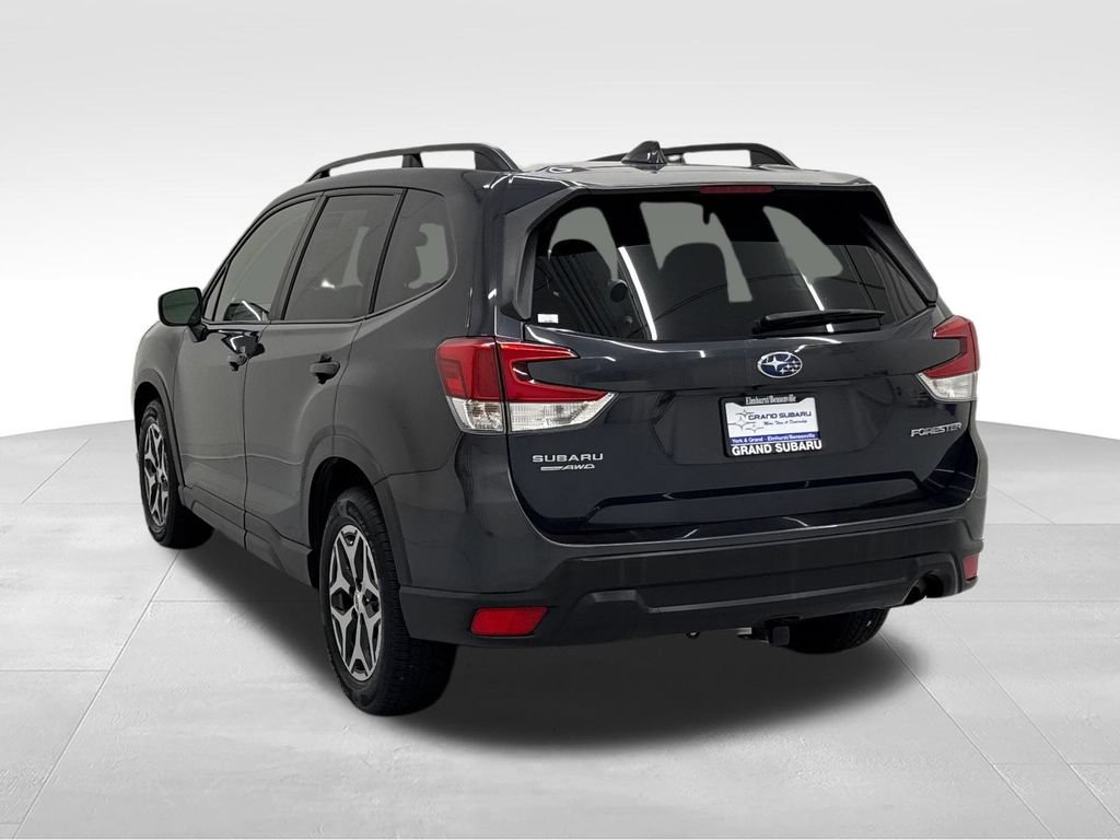 Used 2019 Subaru Forester Premium AWD/4WD image 5