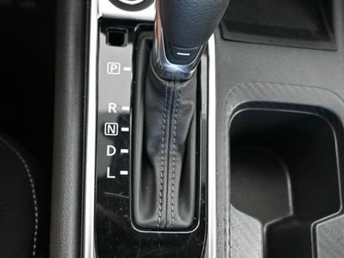 Used 2025 Nissan Sentra SV FWD image 34