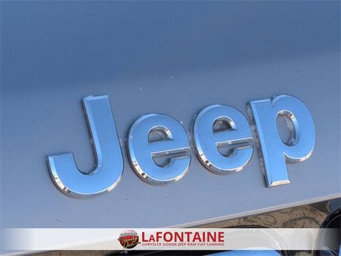 Certified 2018 Jeep Grand Cherokee Laredo image 9