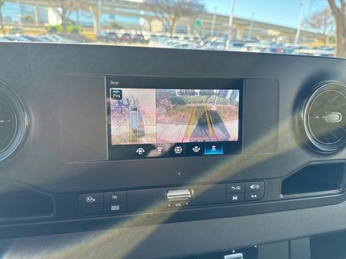 Used 2024 Mercedes-Benz Sprinter 2500 image 8