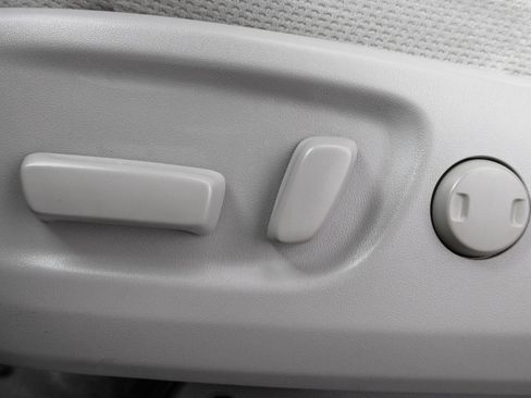 Used 2017 Toyota Sienna LE AWD/4WD image 8