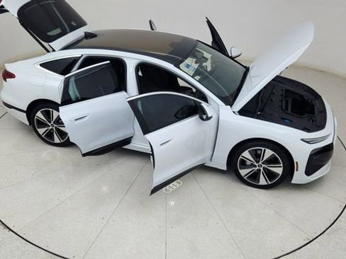 Used 2025 Audi A6 e-tron Premium w/ Convenience Package image 81